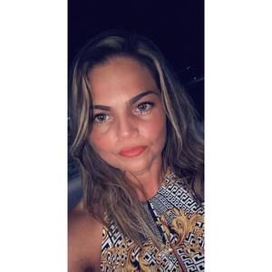 Meet your Posher, Leeann